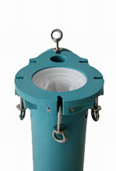 Single plastic bag filter housing