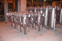 Single plastic bag filter housing